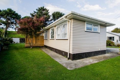 Photo of property in 5 Jenks Street, Foxton, 4814