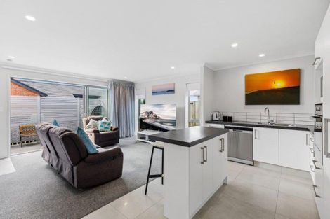 Photo of property in 6 Belt Lane, Papamoa, 3118