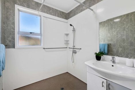 Photo of property in 10 Beeston Crescent, Manurewa, Auckland, 2102