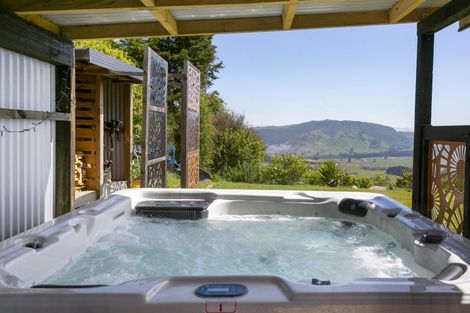 Photo of property in 130 Highland Drive, Acacia Bay, Taupo, 3385