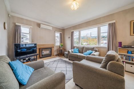 Photo of property in 74 Bledisloe Crescent, Wainuiomata, Lower Hutt, 5014