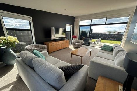 Photo of property in 2 Franks Way, Papamoa Beach, Papamoa, 3118