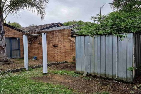 Photo of property in 2/202 Massey Road, Mangere East, Auckland, 2024