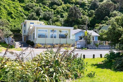 Photo of property in 157 Breaker Bay Road, Breaker Bay, Wellington, 6022