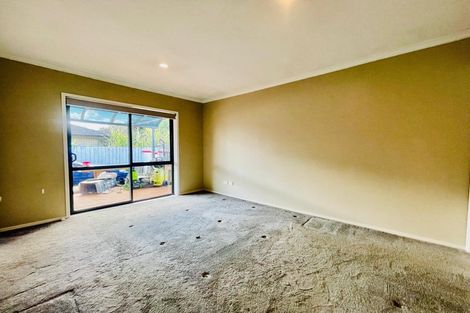 Photo of property in 22 Rock Daisy Crescent, Mangere, Auckland, 2022