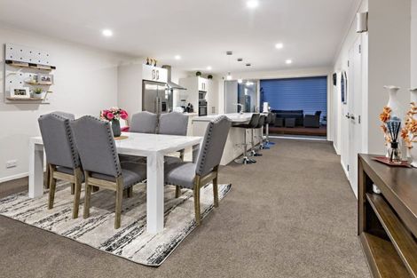 Photo of property in 33 Hollowout Street, Takanini, 2112