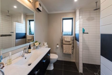 Photo of property in 11 Mcfarlane Terrace, Wanaka, 9305