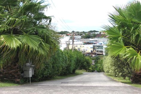 Photo of property in 9 Rangitoto Terrace, Milford, Auckland, 0620