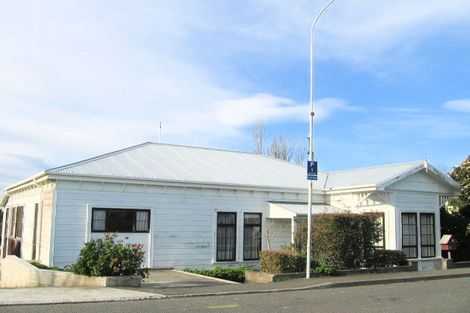Photo of property in 11 Selwyn Road, Hospital Hill, Napier, 4110
