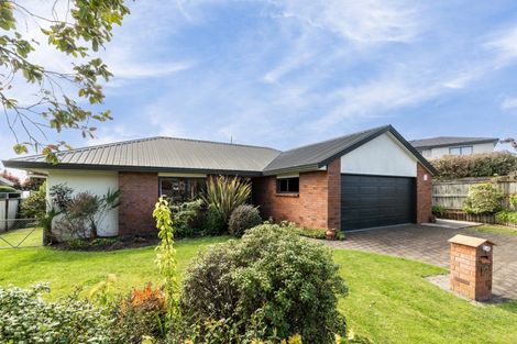 Photo of property in 12 Kingsgate Row, Havelock North, 4130