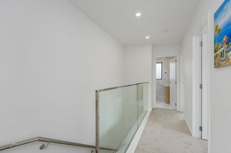 Photo of property in 10/6 Woodhouse Place, West Harbour, Auckland, 0618