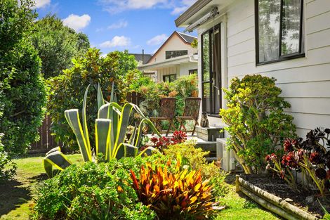 Photo of property in 1/14 Compass Place, Te Atatu Peninsula, Auckland, 0610