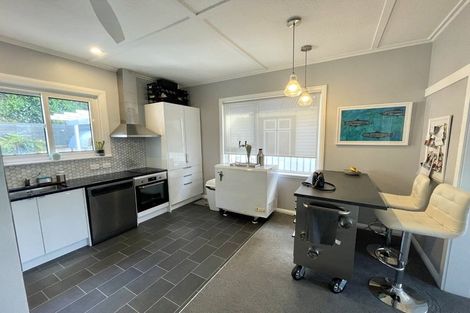 Photo of property in 26 Queens Drive, Kilbirnie, Wellington, 6022