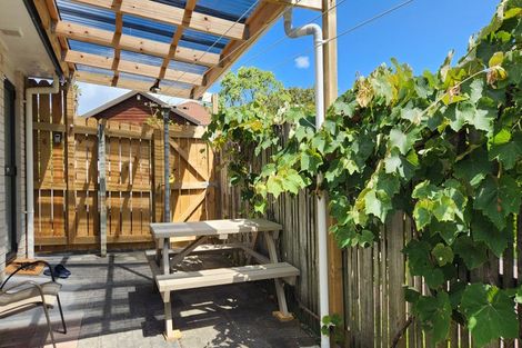 Photo of property in 20 Mercury Lane, Windsor Park, Auckland, 0632