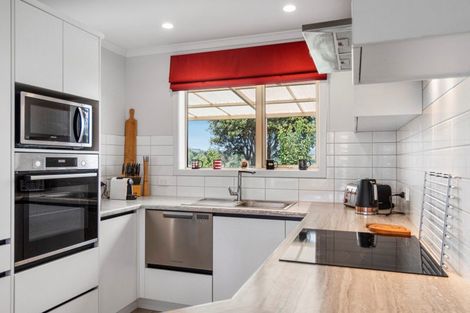 Photo of property in Waterview Estate, 18/4 Greystone Place, Omokoroa, 3114