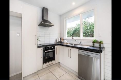 Photo of property in 2/111 Aikmans Road, Merivale, Christchurch, 8014