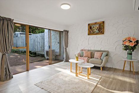 Photo of property in 3/550 Glenfield Road, Glenfield, Auckland, 0629
