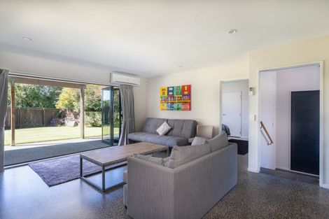 Photo of property in 2/9 Alberta Street, Acacia Bay, Taupo, 3330