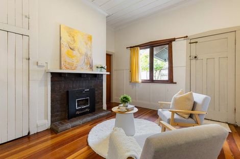 Photo of property in 8 Pembroke Lane, Hamilton Lake, Hamilton, 3204