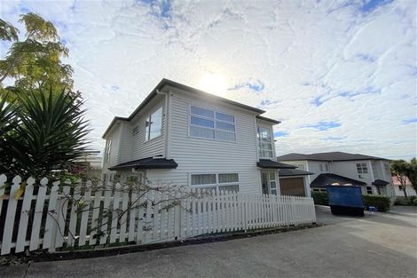Photo of property in 11a Bank Street, Hillcrest, Auckland, 0627