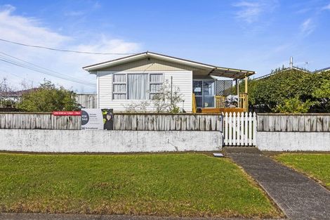 Photo of property in 18 Saxton Road, Upper Vogeltown, New Plymouth, 4310