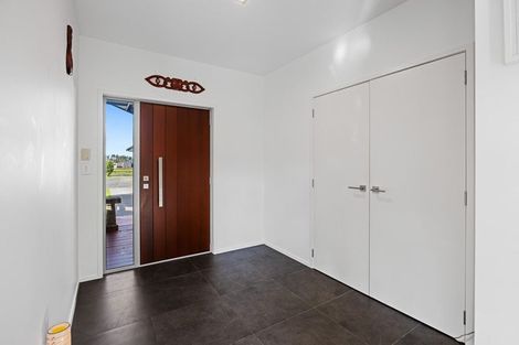 Photo of property in 22 Mercade Close, Stratford, 4332