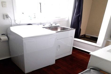 Photo of property in 11 Caroline Street, Mount Victoria, Wellington, 6011