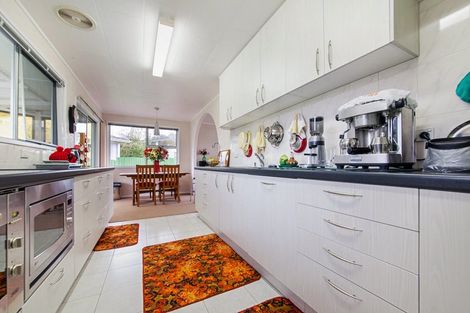 Photo of property in 29 Felgrove Street, Glendene, Auckland, 0602