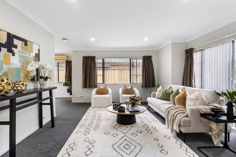 Photo of property in 33 Croftview Road, Wattle Downs, Auckland, 2103