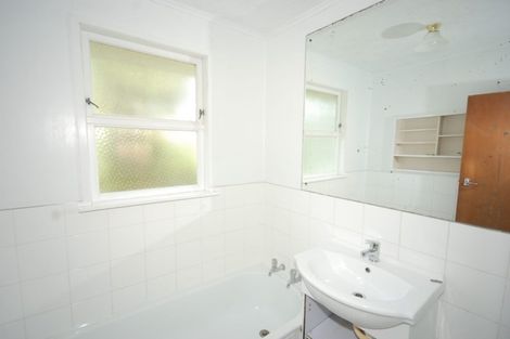 Photo of property in 132 Universal Drive, Henderson, Auckland, 0610