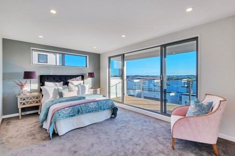 Photo of property in 5 Manawanui Way, Orewa, 0931