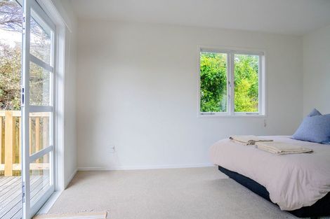 Photo of property in 15 Pacific Parade, Army Bay, Whangaparaoa, 0930