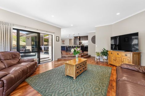 Photo of property in 59 Dalmore Way, Acacia Bay, Taupo, 3385