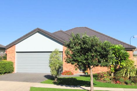 Photo of property in 2 Espalier Drive, Henderson, Auckland, 0612