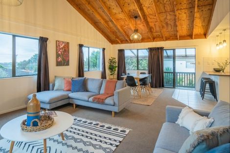 Photo of property in 19a Huia Street, Waikanae, 5036