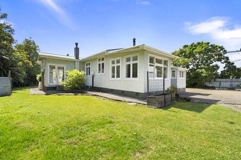Photo of property in 19 Ongo Road, Hunterville, 4730
