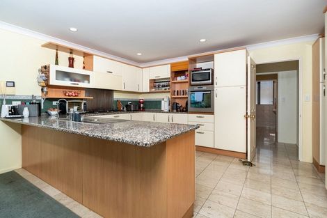 Photo of property in 16 San Lorenzo Rise, Henderson, Auckland, 0612