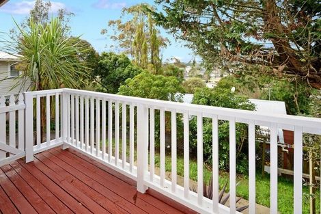 Photo of property in 1/81 Fairclough Road, Beach Haven, Auckland, 0626