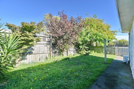 Photo of property in 2/5 Tamarisk Place, Parklands, Christchurch, 8083