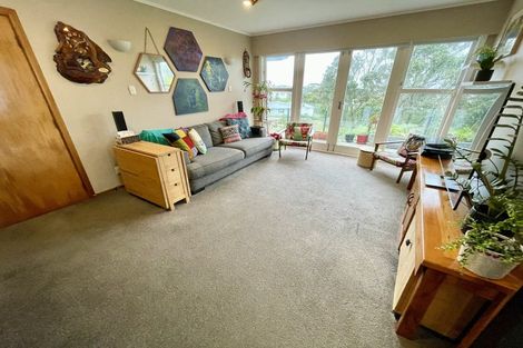 Photo of property in 19 Salford Street, Newlands, Wellington, 6037