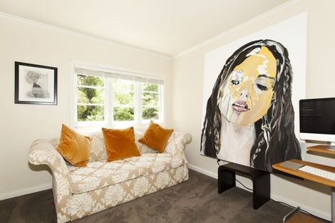 Photo of property in 39 Lyons Avenue, Murrays Bay, Auckland, 0630