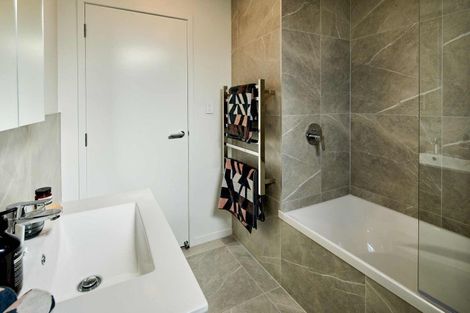 Photo of property in 17 Ara Toutouwai, Karori, Wellington, 6012