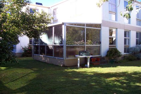 Photo of property in 2/154 Whites Line East, Waiwhetu, Lower Hutt, 5010