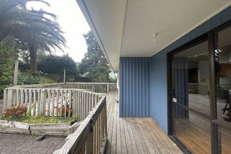 Photo of property in 10 Magdalen Place, West Harbour, Auckland, 0618