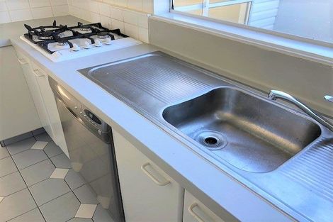 Photo of property in 142 Mokoia Road, Chatswood, Auckland, 0626