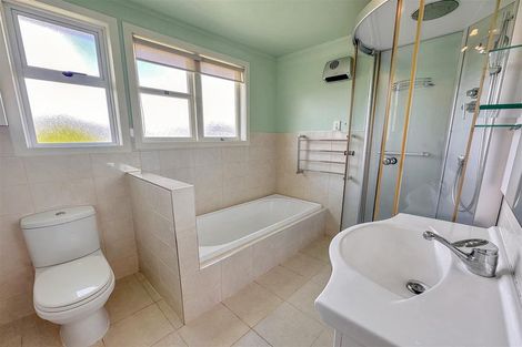 Photo of property in 48 Lynmore Avenue, Lynmore, Rotorua, 3010