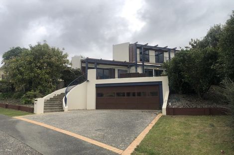 Photo of property in 4 Betty Watt Grove, Riverstone Terraces, Upper Hutt, 5018