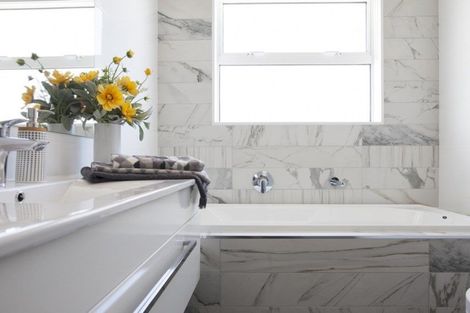 Photo of property in 117 Karepiro Drive, Stanmore Bay, Whangaparaoa, 0932