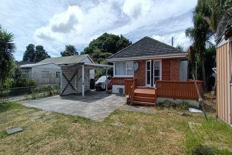 Photo of property in 2/265 Massey Road, Mangere East, Auckland, 2024