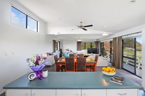 Photo of property in 4 Channel View Road, Clarks Beach, Pukekohe, 2679